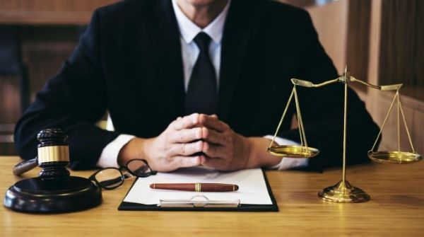 راهنمای انتخاب وکیل دادگستری خوب و با تجربه