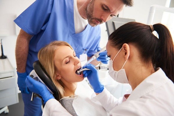آینده شغلی تکنسین سلامت دندان