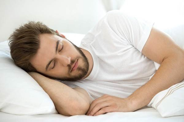 تأثیر خواب خوب در کاهش اشتها به خوراکی های شور و شیرین
