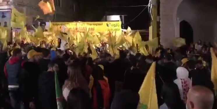 شادی خیابانی حامیان حزب‌الله در پی پیروزی برخی نامزدهای‌شان+فیلم
