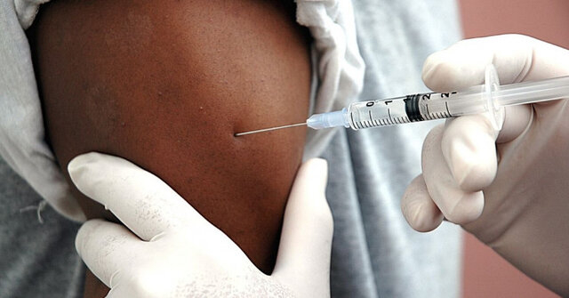 عملکرد ناامید کننده واکسن ها رشد اقتصادی را کندتر می کند