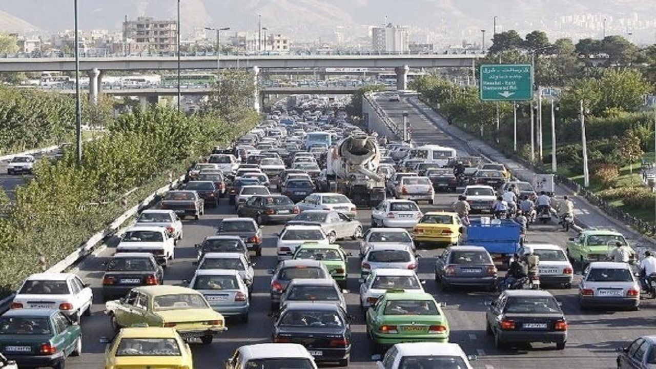 ترافیک پرحجم ولی در حال حرکت و بدون مشکل در تهران