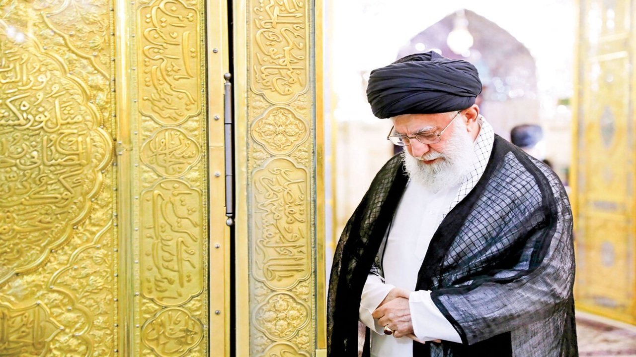 رهبر شهید انقلاب چگونه امام رضا(ع) را زیارت می‌کردند؟