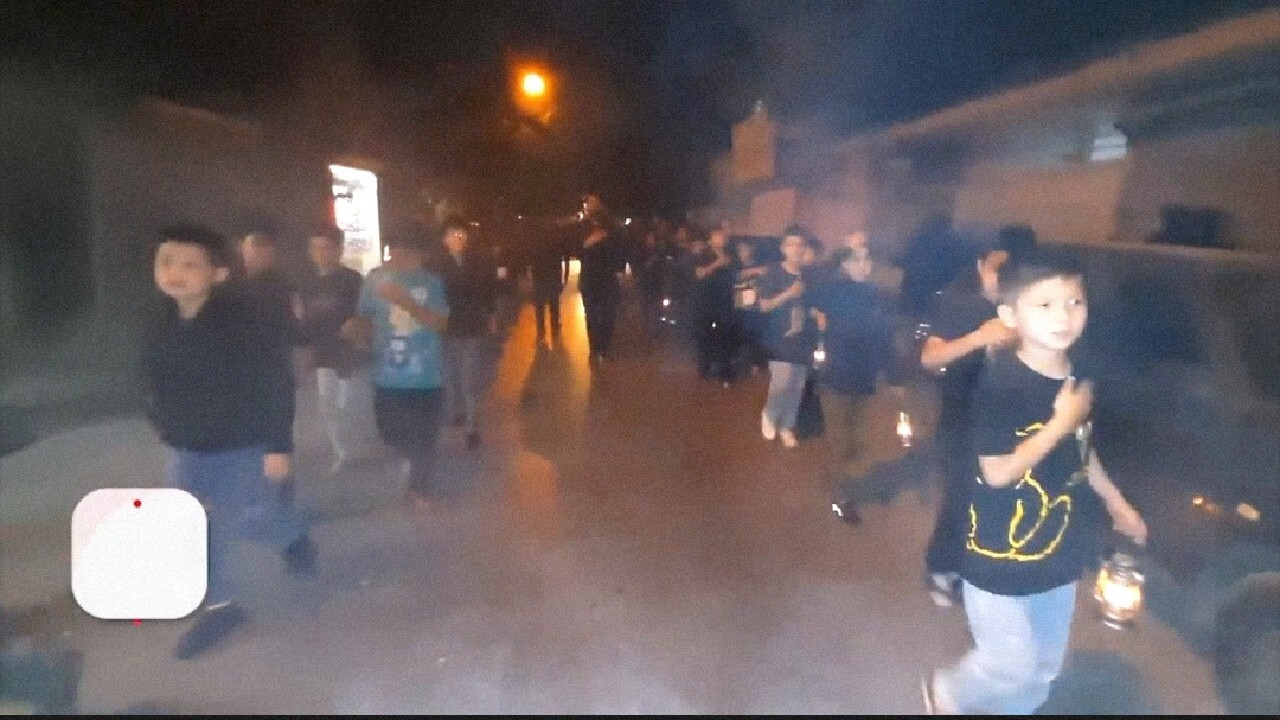 نور فانوسهای کودکان گلشهر در عزای امام حسین (ع) + فیلم