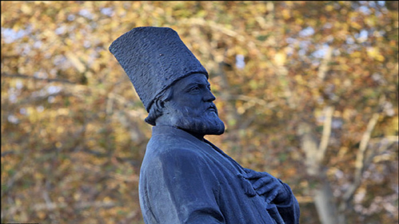 امیری که در سه سال، رهی صدساله رفت