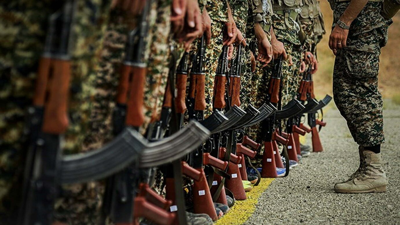 بدون تعارف با قهرمانان بسیج + فیلم