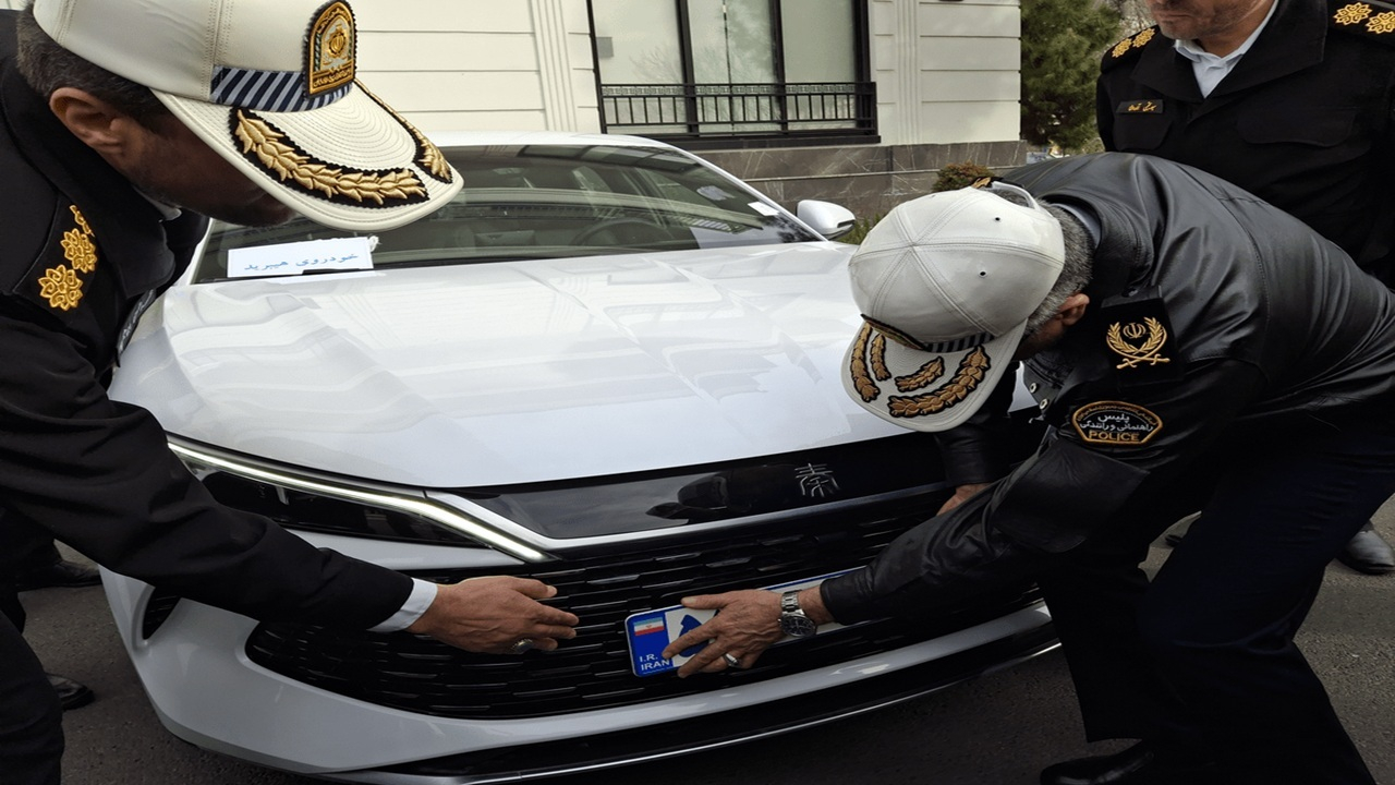 رونمایی از پلاکهای سبز و آبی در شهرک آزمایش