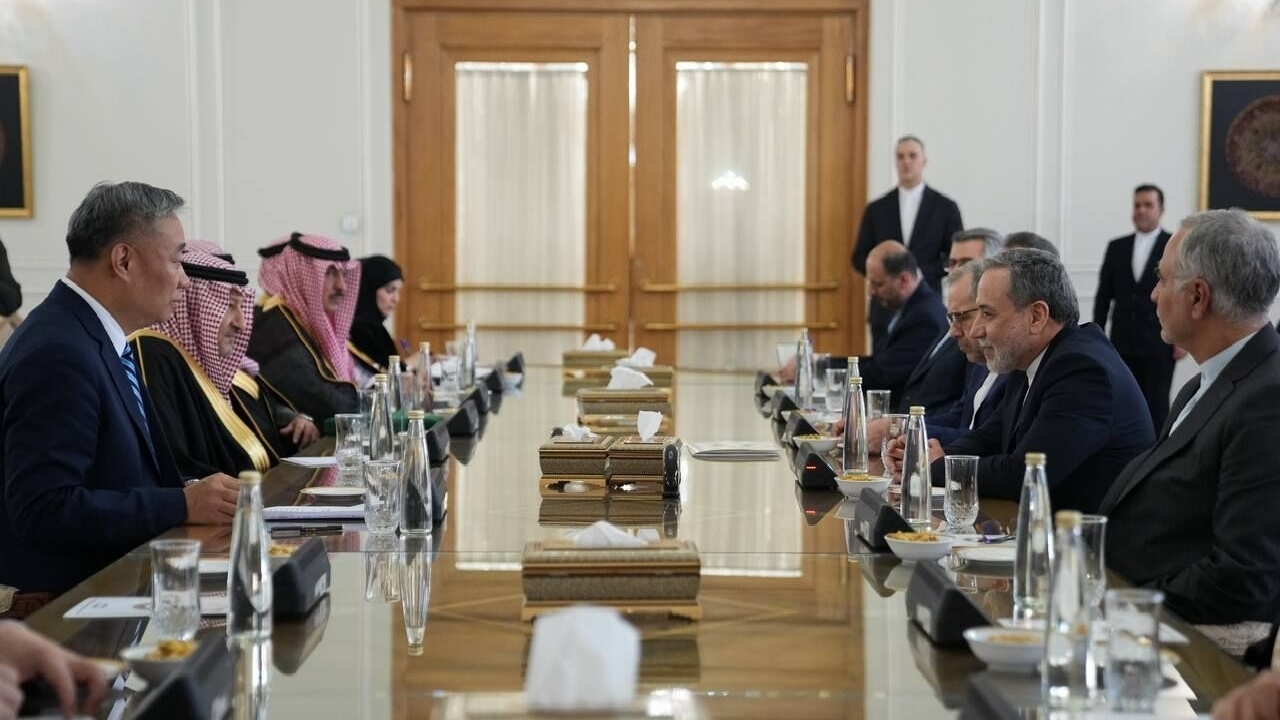 وزیرخارجه ایران بر تحکیم روابط با کشورهای همسایه از جمله عربستان تاکید کرد