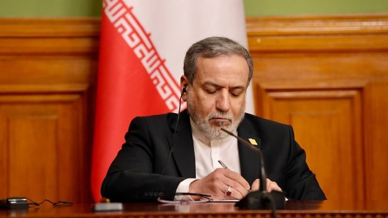 عراقچی: آزادگان پرچم سربلندی ایران را در دورترین و سخت‌ترین میدان‌ها برافراشته نگاه داشتند