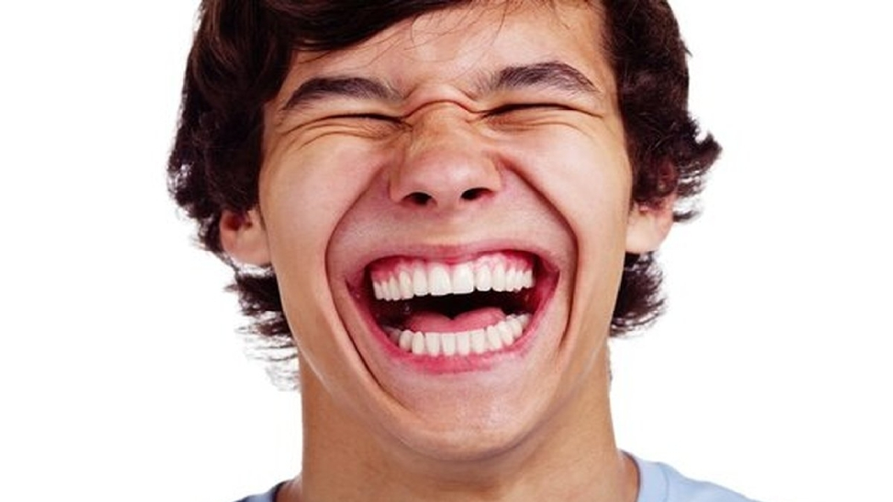 خنده درمانی و فواید قلبی-عروقی و ایمنی آن