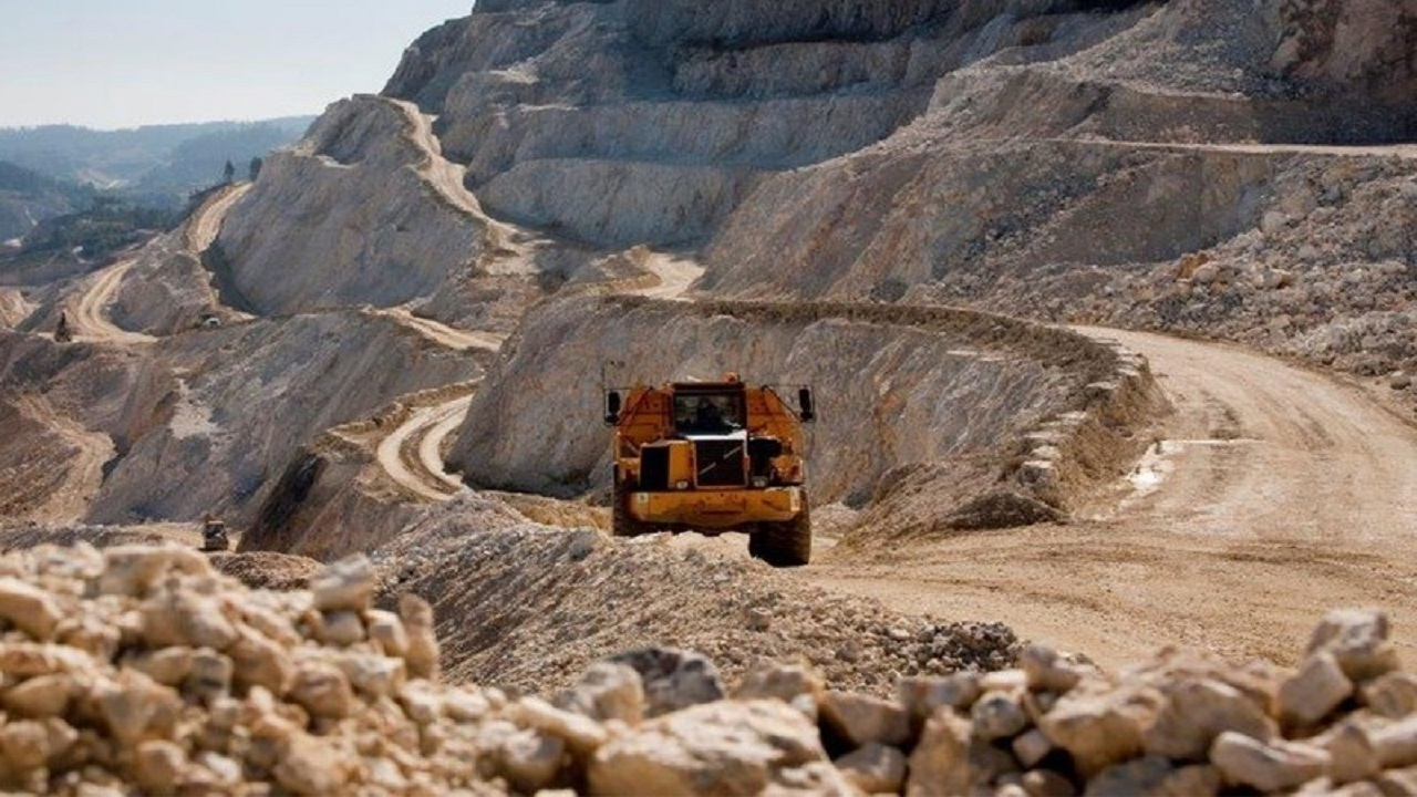 جلوگیری از خامفروشی در حوزه معادن در اولویت قرار میگیرد