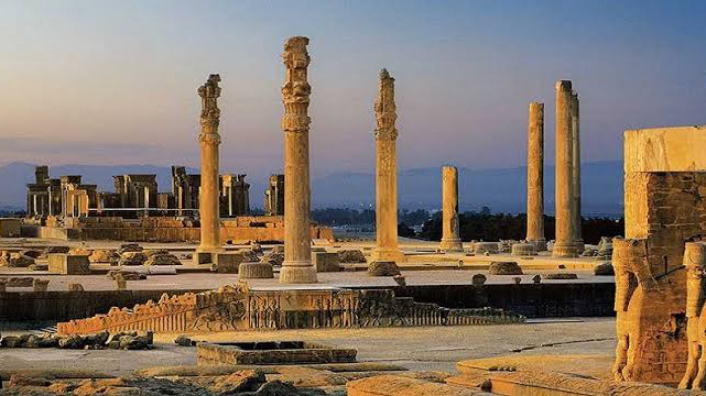 الحاق حریم درجه ۲ تخت جمشید به مرودشت فعلاً متوقف شد