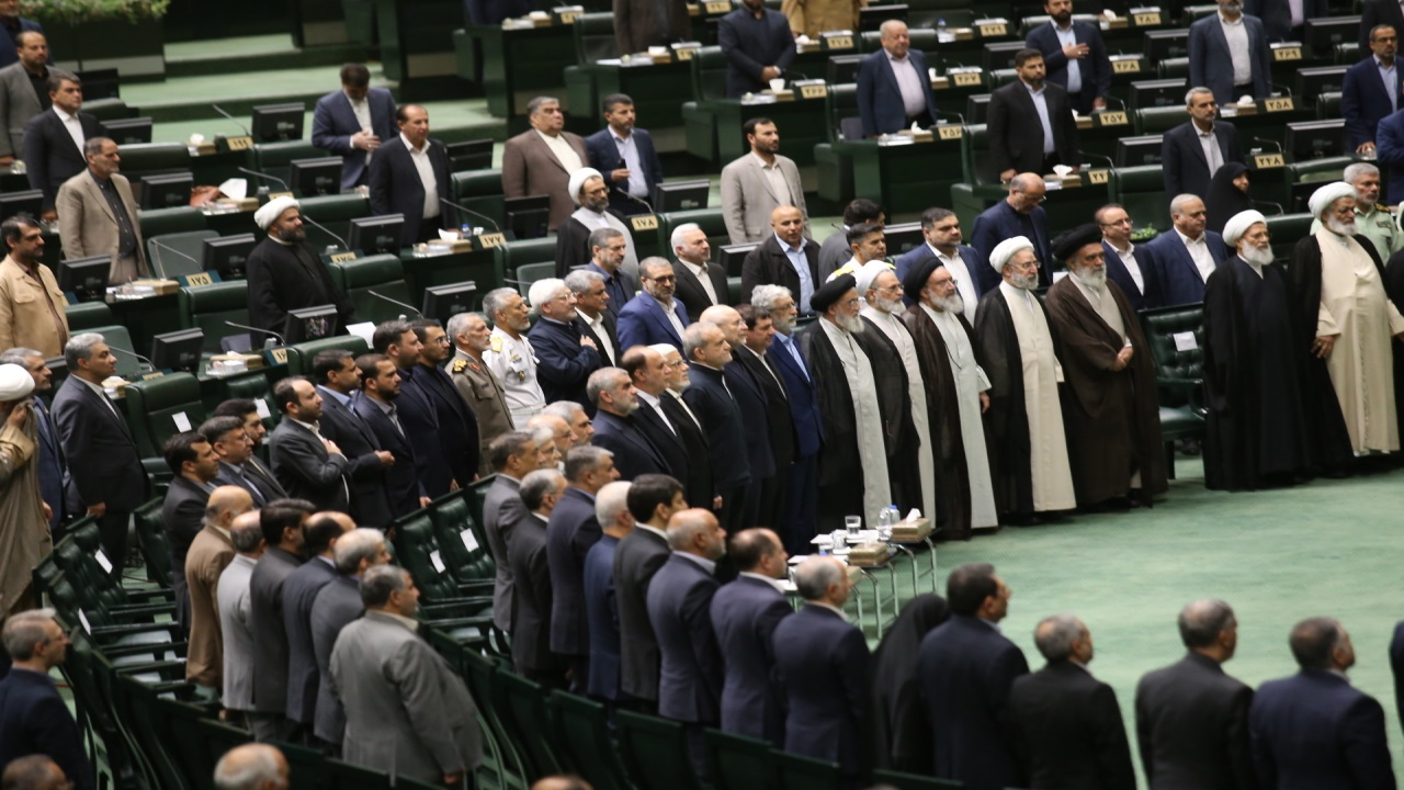 قالیباف: رئیسی یک رئیسجمهور خستگیناپذیر بود/ پزشکیان: زندگی ساده رئیسجمهور شهید و همراهانش برای من عجیب و غیرمنتظره بود