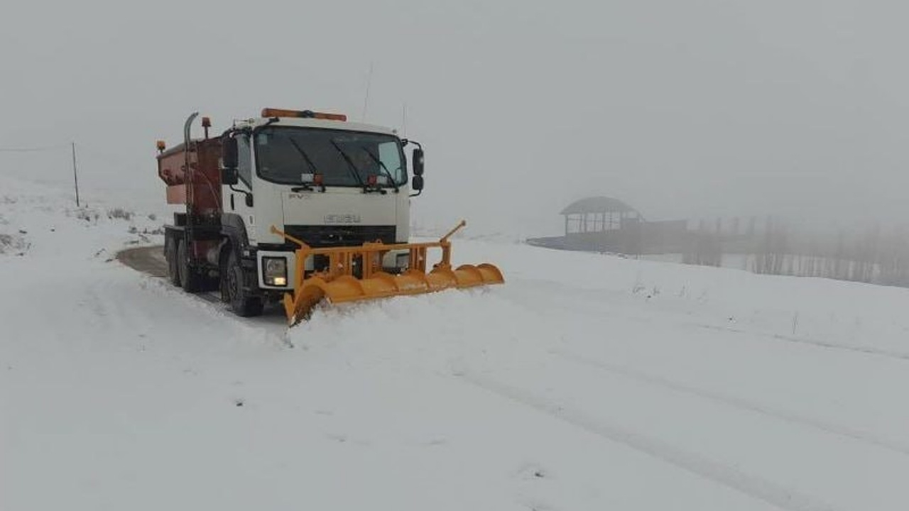بازگشایی جاده چالوس و آزادراه تهران - شمال؛ بارش برف و باران در ۱۳ استان