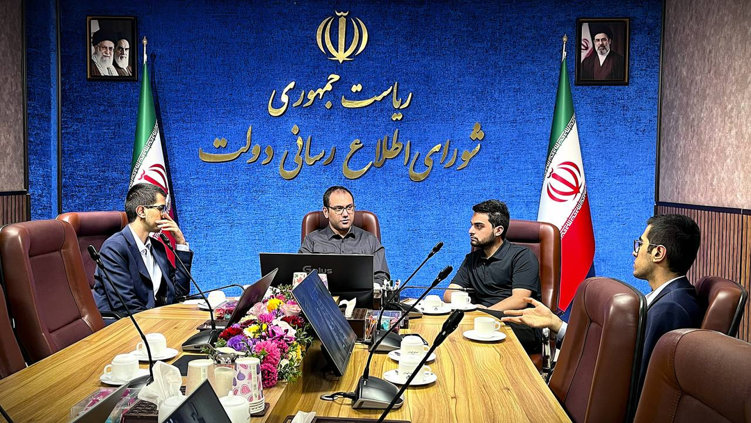 تجلیل از رتبههای 3 و 11 کنکور تجربی در دولت