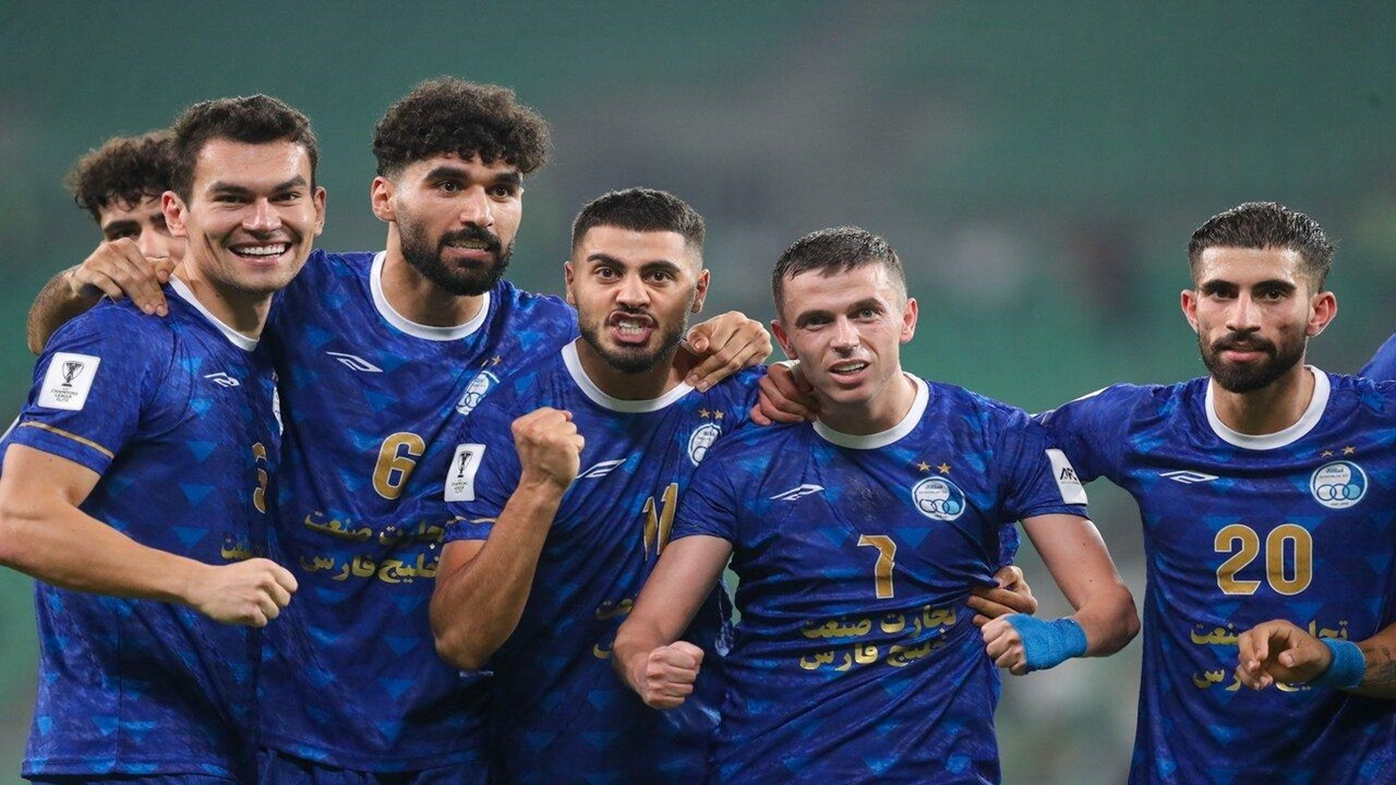 استقلال در نیم‌فصل مهاجم جذب می‌کند