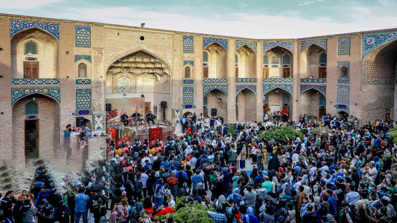 برگزاری ۴۰۰ برنامه در کشور به مناسبت هفته گردشگردی