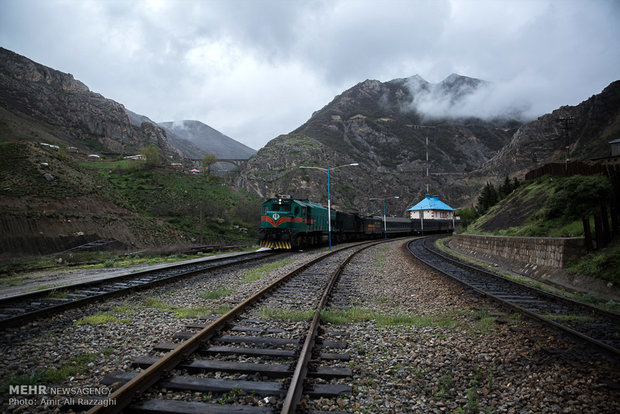 خروج ۴ واگن قطار باری در سوادکوه
