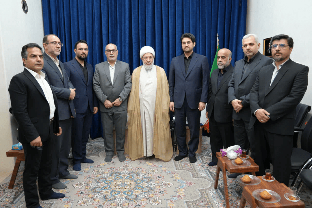 دیدار رئیس سازمان مالیاتی کشور با آیت‌الله اراکی