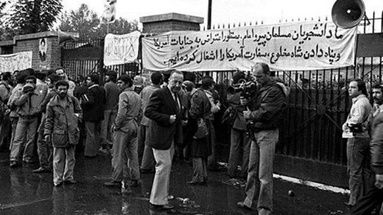 تسخیر لانه جاسوسی آمریکا و سقوط کارتر + فیلم