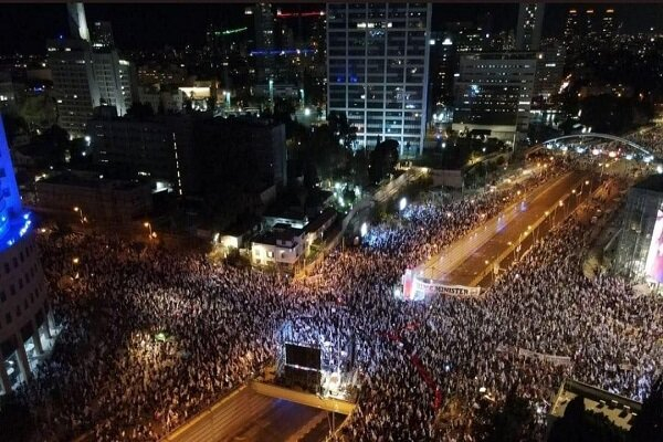 سیزدهمین هفته اعتراضات سراسری علیه نتانیاهو؛ لاپید در جمع معترضان