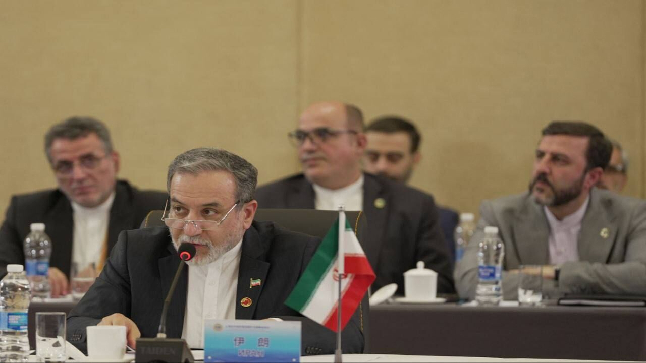عراقچی: شانگهای میتواند نقش مرکزی در مقابله با تروریسم دولتی و تجاوز نظامی داشته باشد