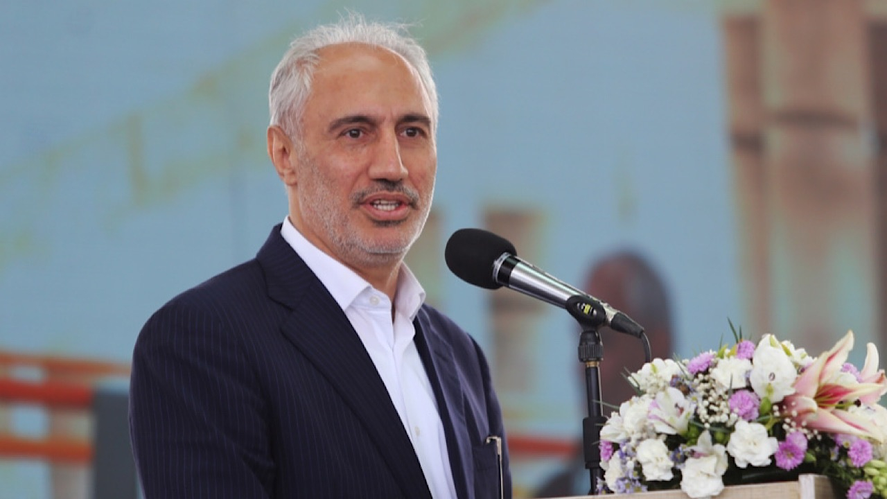 قهرمان امروز کسی است که اوضاع اقتصاد کشور را بهتر کند
