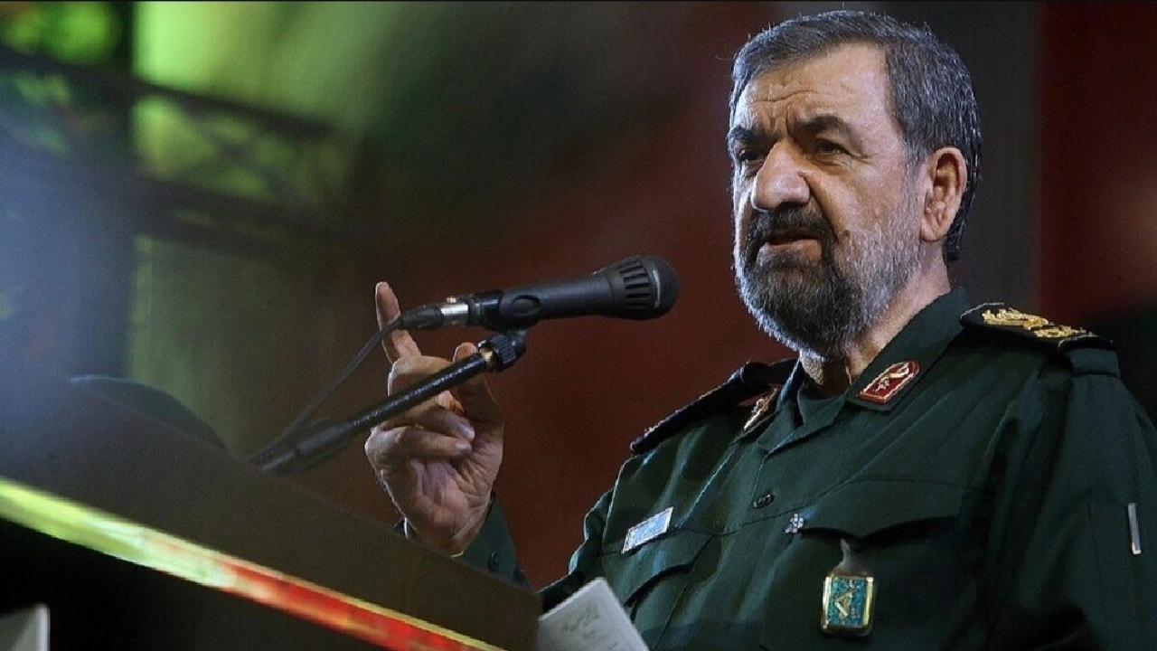 محسن رضایی: برای سرکوب متجاوزان آمادهایم
