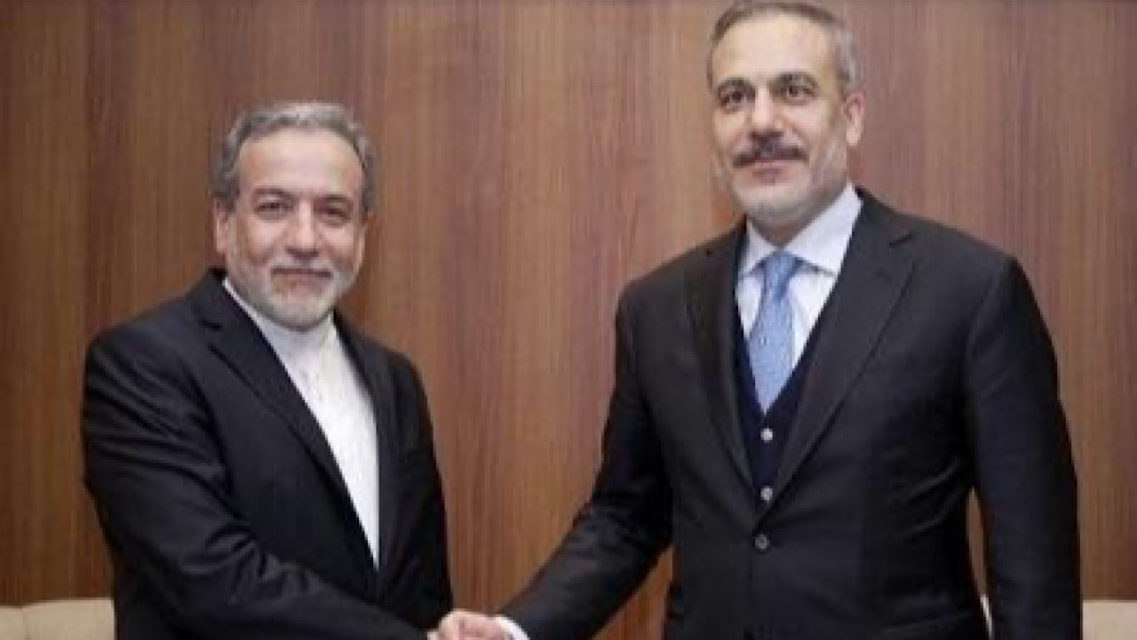 گفت‌وگوی تلفنی عراقچی و فیدان درباره تحولات منطقه