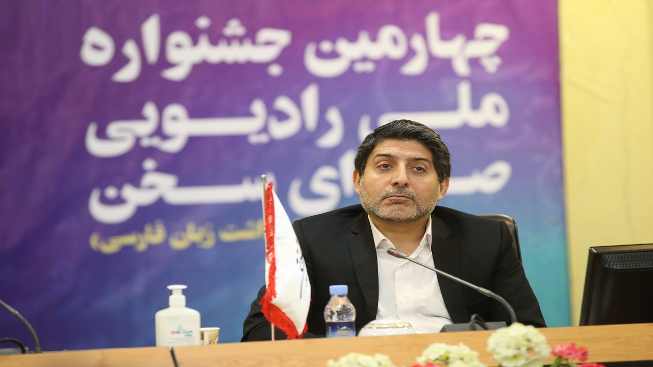 استفاده از واژگان بیگانه، ترفند دشمن برای ضربه به وحدت ملی است