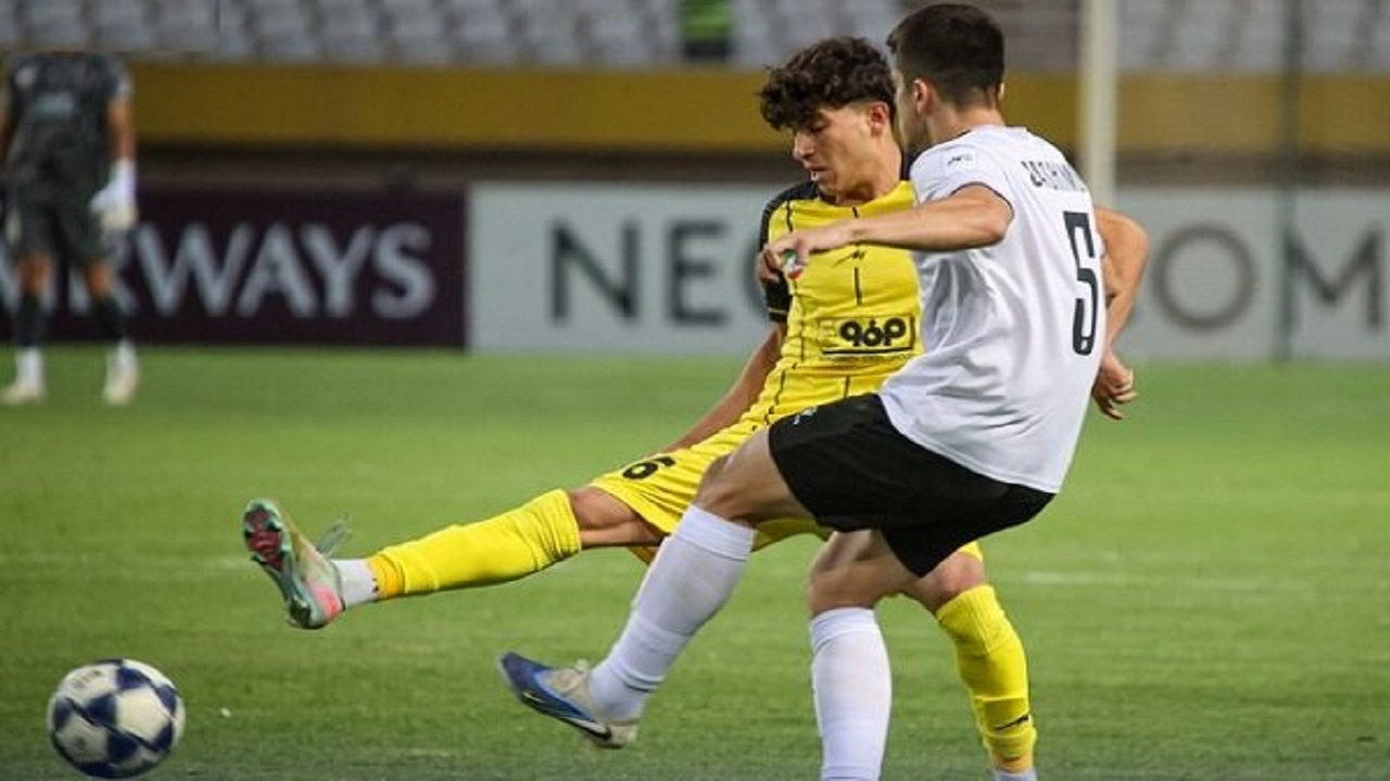 داوران مالزیایی بازی سپاهان و آخال را قضاوت میکنند