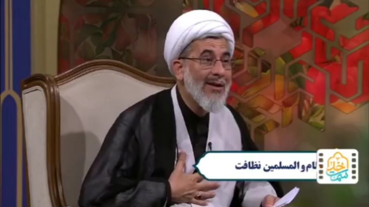 چه فردی اجر انفاقش را از دست میدهد؟ + فیلم