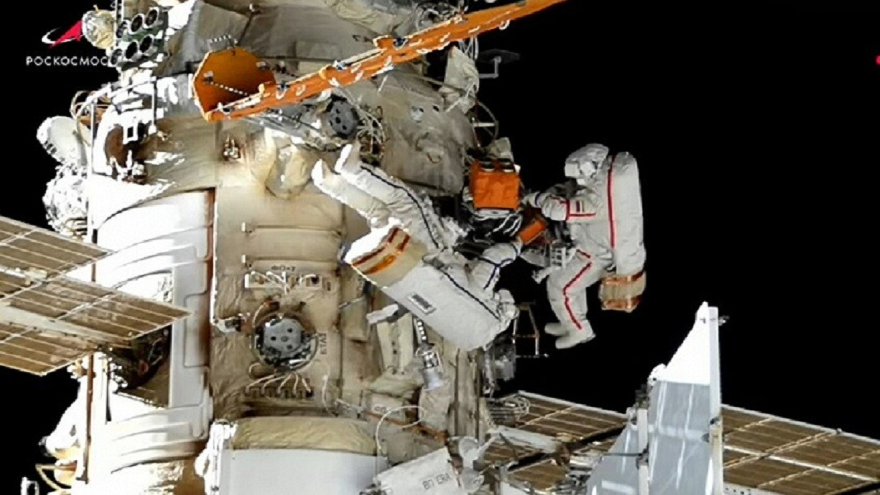 موفقیت فضانوردان در پرورش کریستالها در فضا برای اولین بار