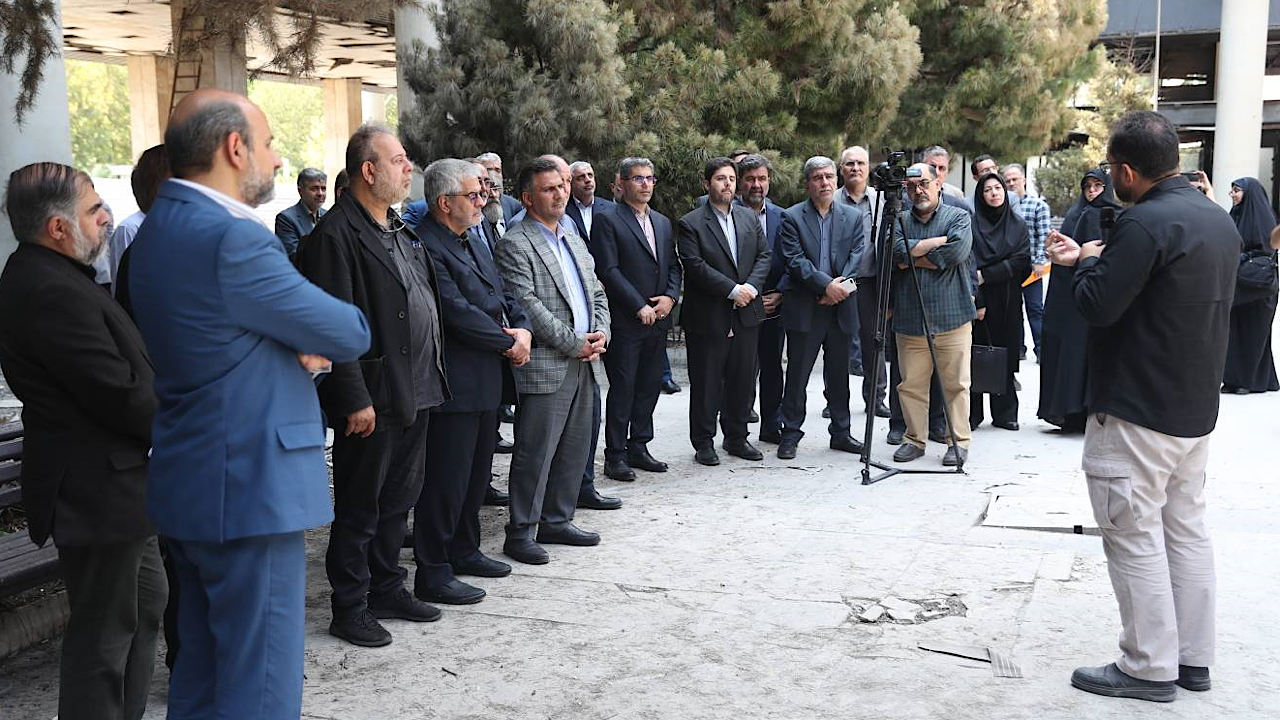 نقش موثر استادان دانشگاه در تربیت سربازان رسانه/ ساختمان شیشهای، نماد شفافیت خبری