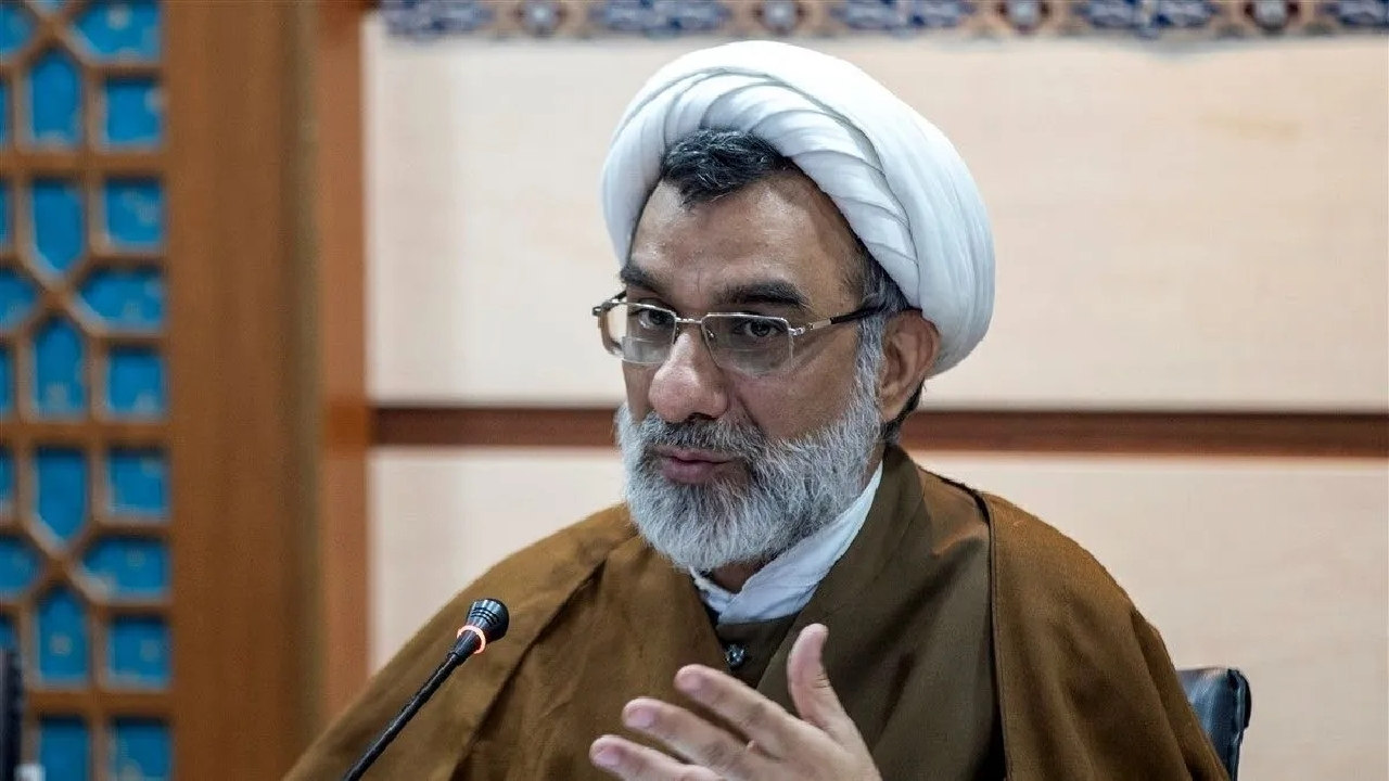 فیلم و سریالها به گونهای نباشند که خانوادهها از دیدن آن خجالت بکشند