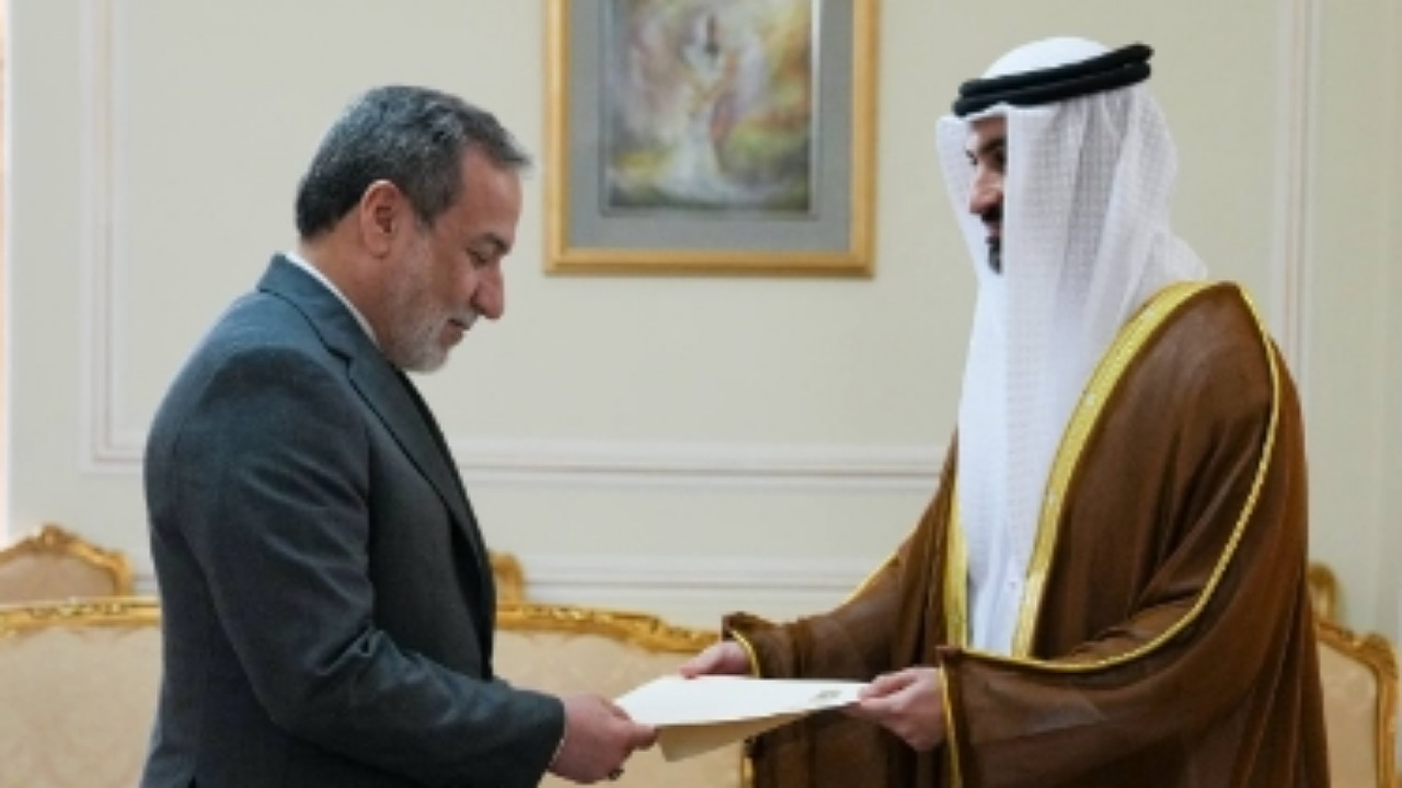 تسلیم رونوشت استوارنامه سفیر جدید امارات به وزیر امور خارجه کشورمان