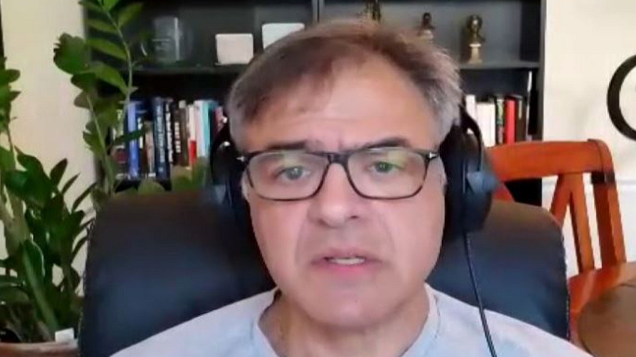 ادعای یک افسر پیشین سیا درباره زمان احتمالی حمله آمریکا به ایران