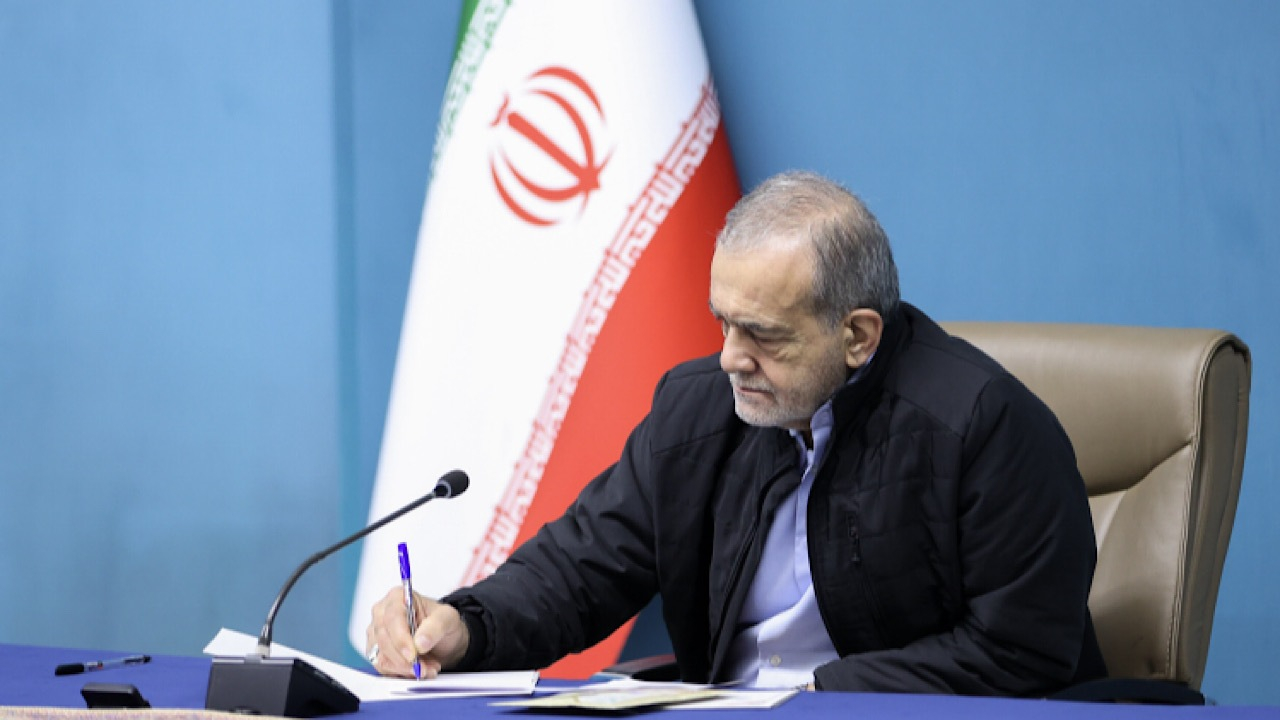 رئیسجمهور پزشکیان قهرمانی تیم ملی والیبال نوجوانان در رقابتهای جهانی را تبریک گفت