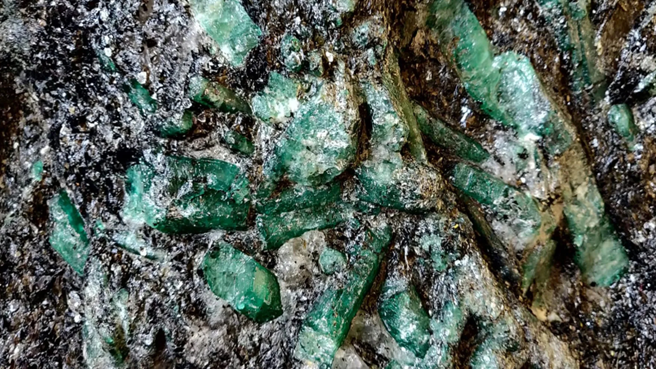 کشف سنگ قیمتی ۳۰۰ کیلویی در کاخ ریاست جمهوری ماداگاسکار