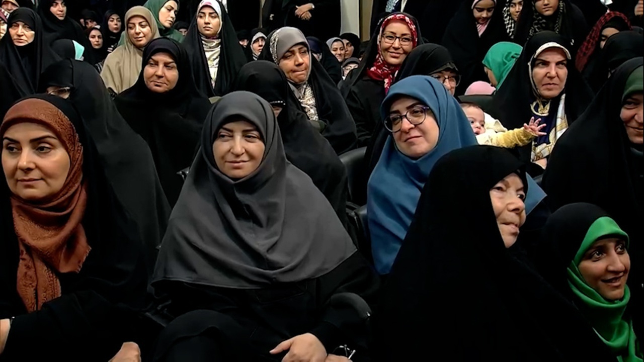 واکنش جالب معاون زنان رئیس جمهور به توصیه رهبری درباره گفتن عبارت «دوستت دارم» + فیلم