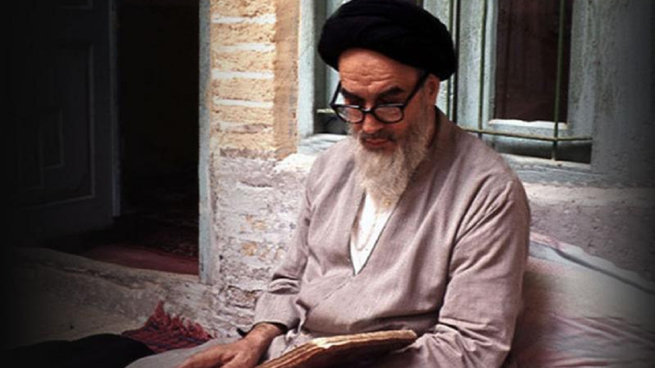 دعای ماندگار امام خمینی (ره) برای سربلندی ایران + فیلم