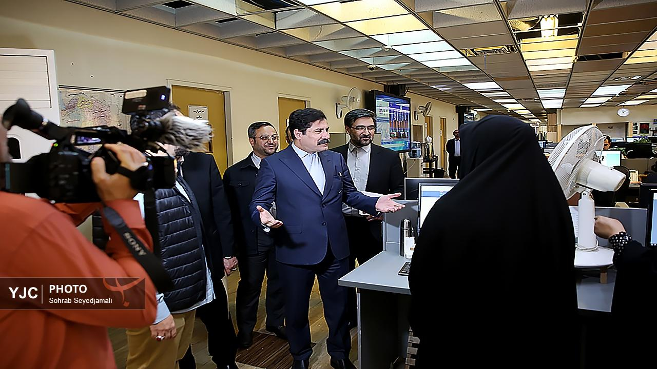 بازدید معاون رئیسجمهور از خبرگزاری صداوسیما و باشگاه خبرنگاران جوان