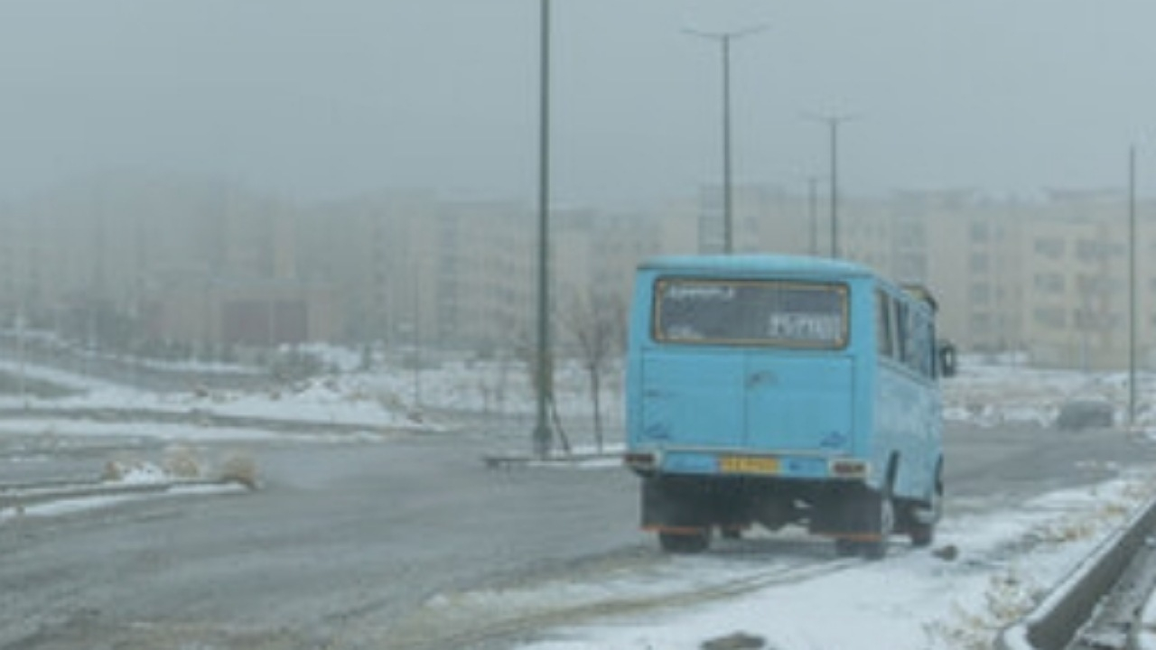 بارش برف و باران در جاده‌های ۱۲ استان کشور