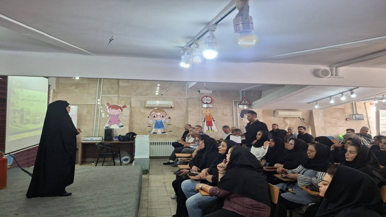 آموزش تخصصی رانندگان سرویس مدارس استثنایی با هدف ارتقای ایمنی دانش‌آموزان