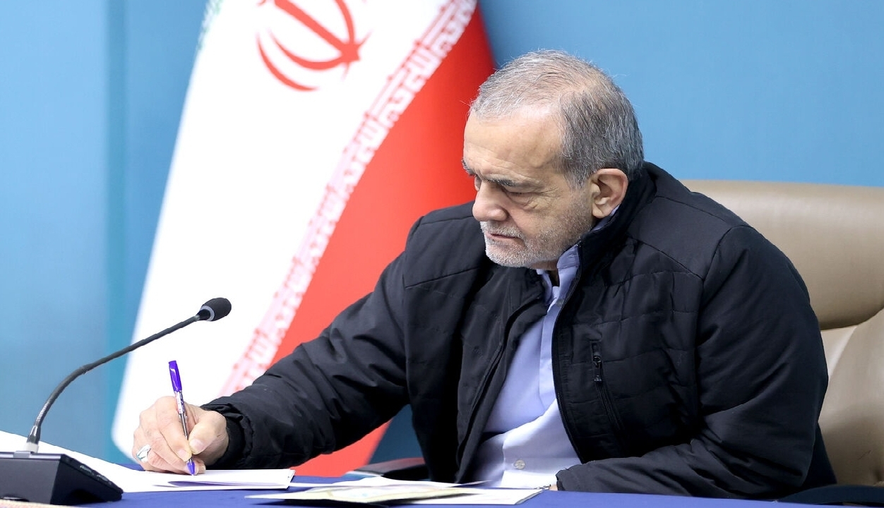 پیام تسلیت رئیسجمهور در پی درگذشت مادر شهیدان معینی نجفآبادی