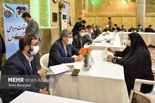 معاونان دادستان تهران در جمع نمازگزاران امامزاده حسن حضور یافتند