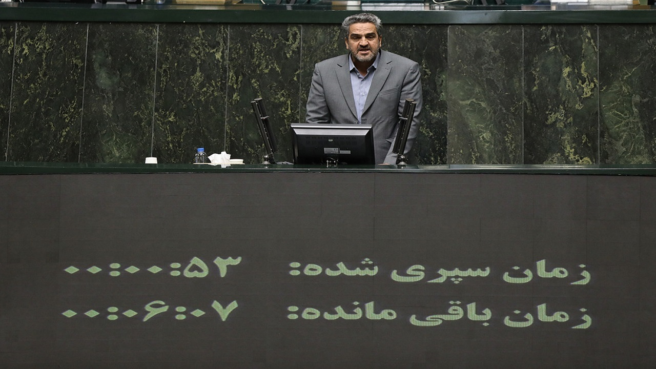 اگر مشکل تورم حل شود نیازی به دستکاری قیمت بنزین نیست