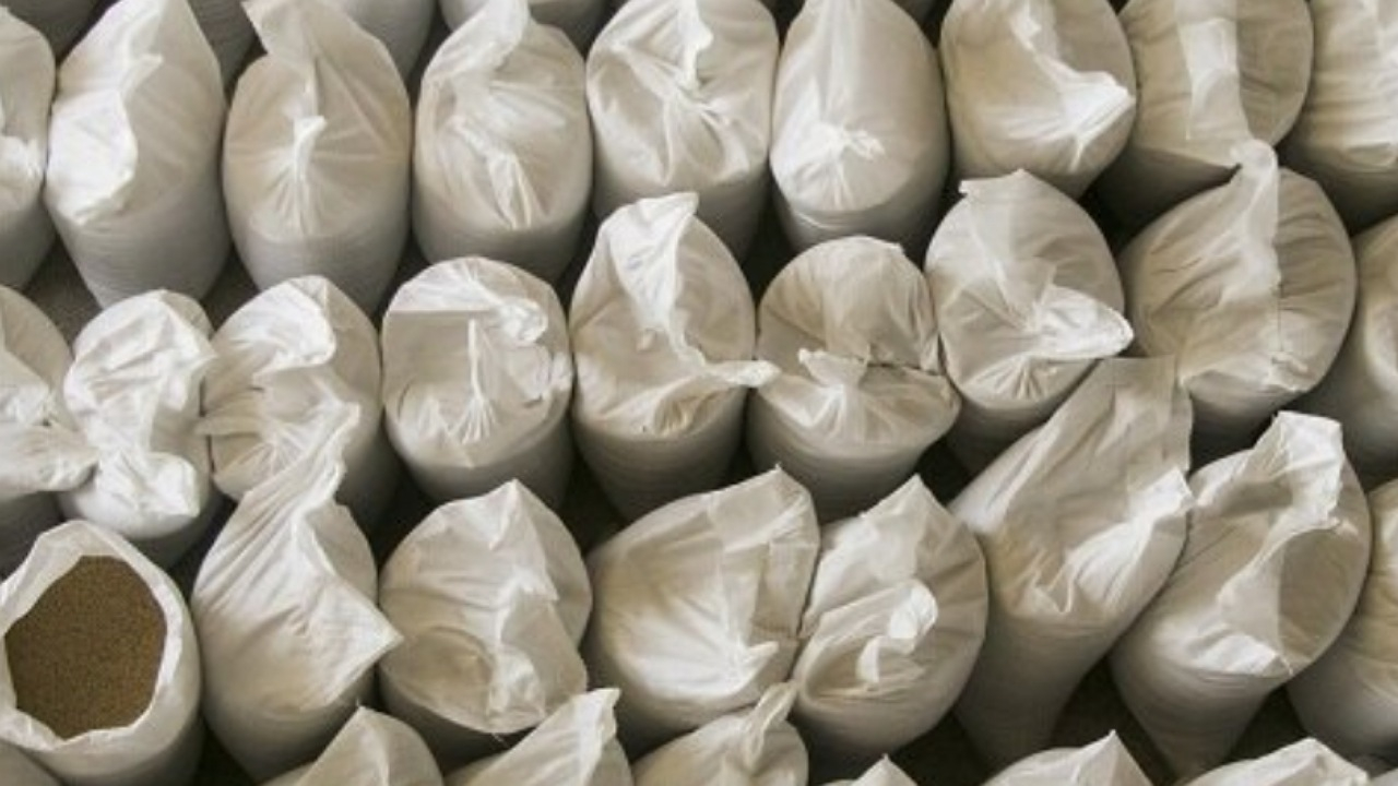 کشف ۷۹۰ تن نهادهای دامی و مواد نگهدارنده غذایی احتکاری و قاچاق