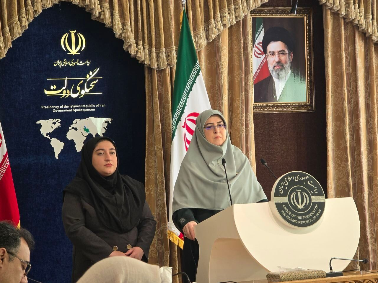مهاجرانی: تمام ۱۱۰ میلیون لیتر بنزین تولید داخل در اختیار مردم قرار میگیرد
