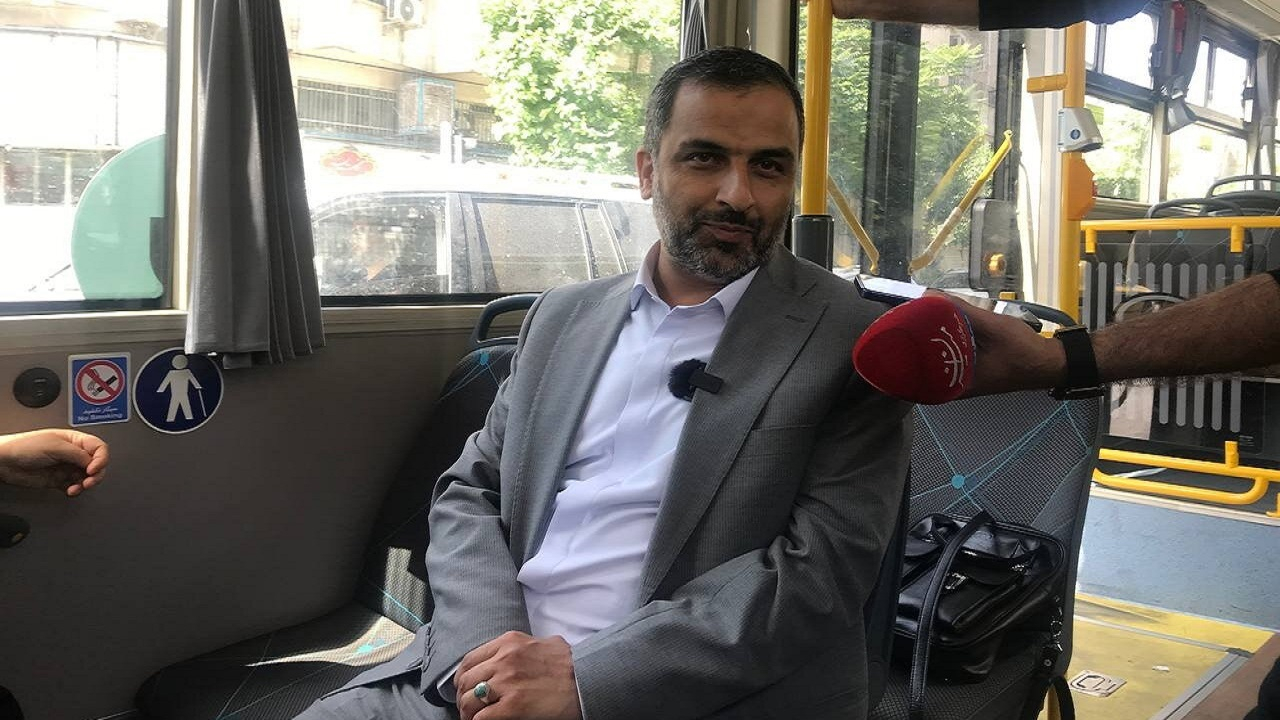 احتمال بازگشت کتاب به اتوبوسها/ آمادگی اتوبوسرانی برای فرهنگسازی صرفه جویی آب و برق